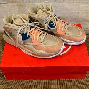 Kyrie Infinity EP Floral Size M8.5/W10